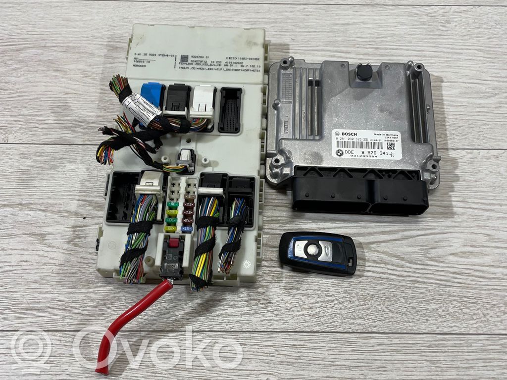 Komputer / Sterownik ECU i komplet kluczy   8576341,0281030325,031295584,9324784