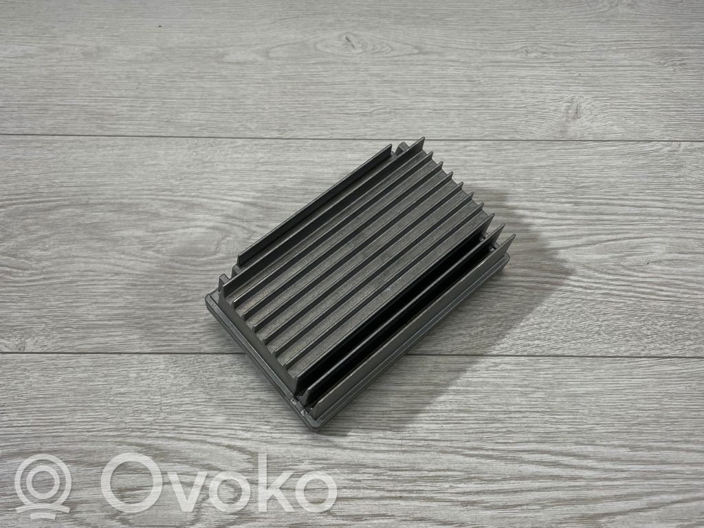 BMW X5 E70 Sound amplifier 