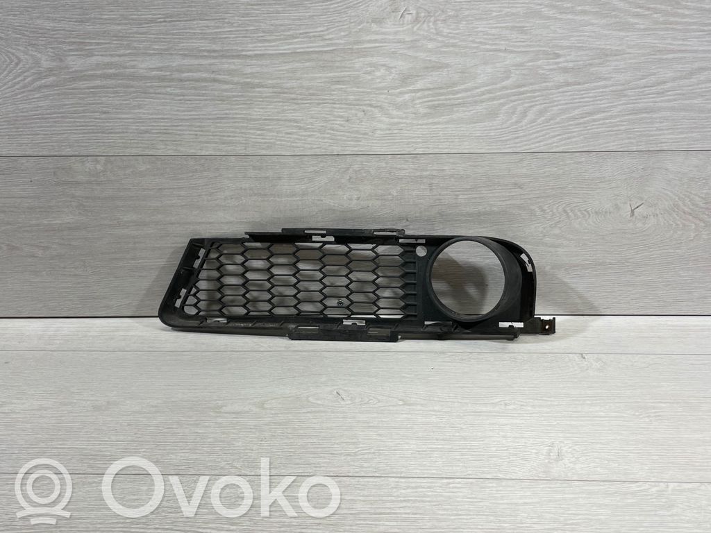 BMW 3 E90 E91 Verkleidung Nebelscheinwerfer / Gitter vorne 
