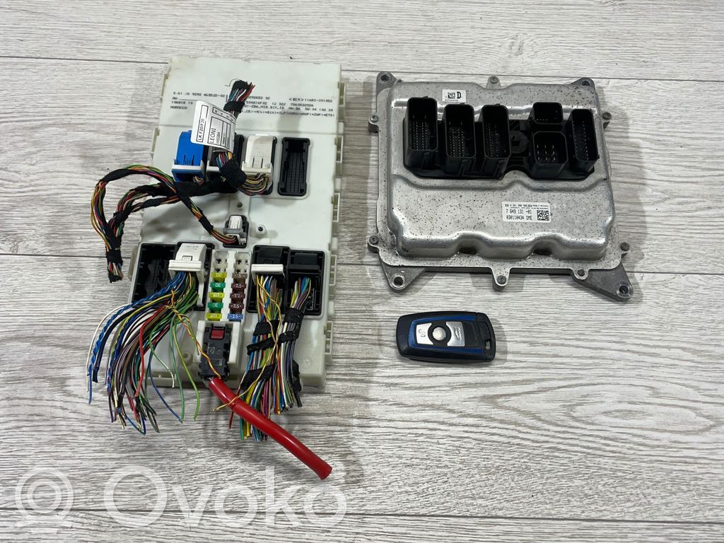 BMW 3 F30 F35 F31 Engine ECU kit and lock set 