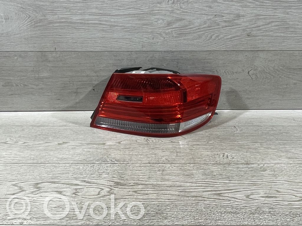Rear/tail lights   7174404