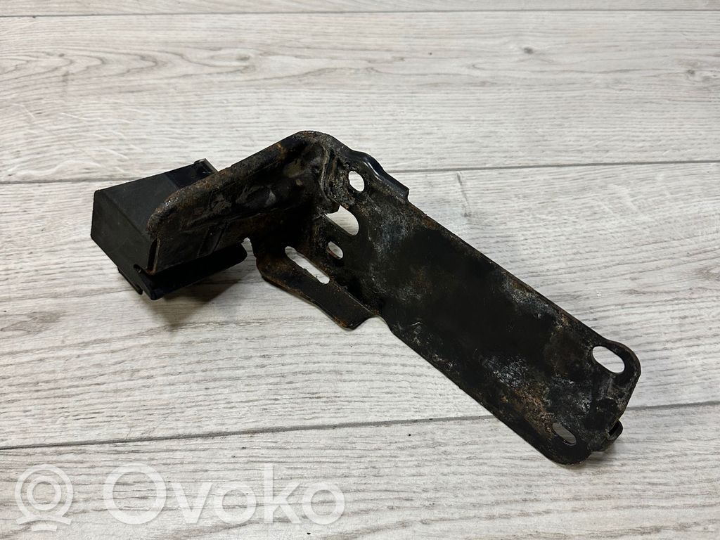 Radiator mount bracket   7117812,23781010,1260BD,7524956