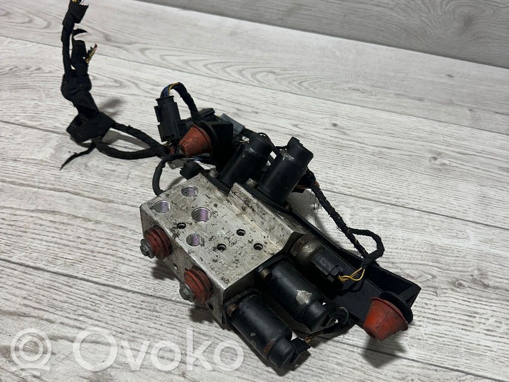 BMW 7 E65 E66 Aktyvaus stabilizatoriaus valdymo/ vožtuvų blokas 