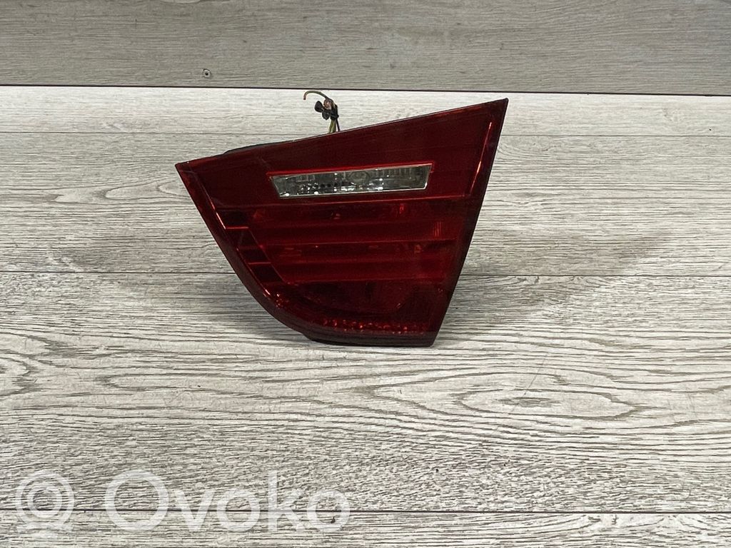 Tailgate rear/tail lights   7289428