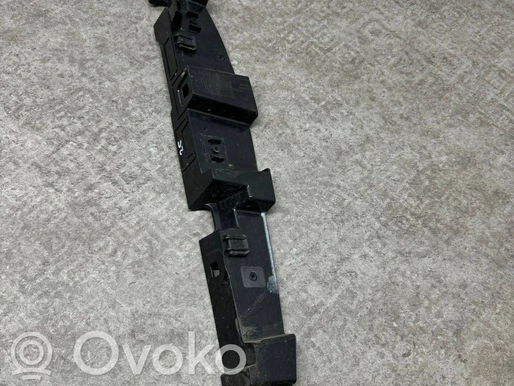 BMW i3 Lokasuojan kannake 