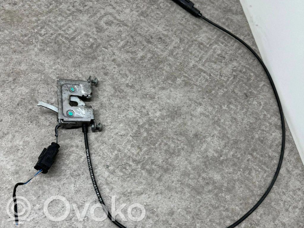 BMW i3 Spyna variklio dangčio 