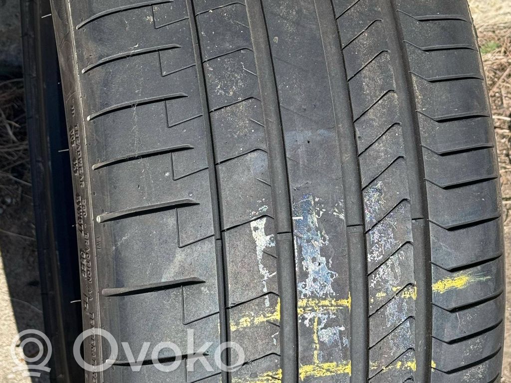 BMW M5 Pneumatico estivo R20 