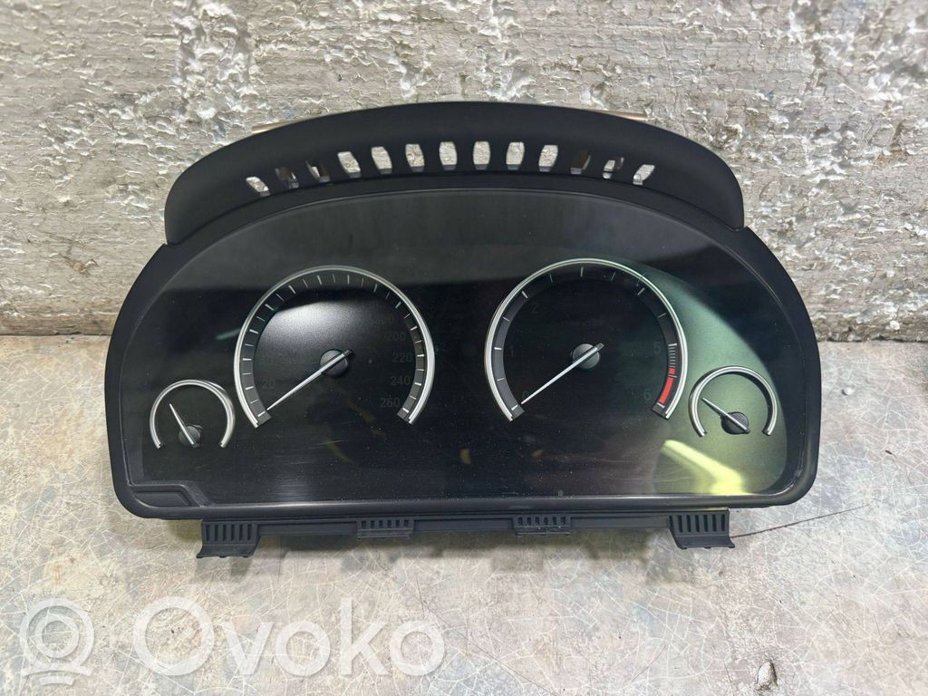 BMW X5 F15 Geschwindigkeitsmesser Cockpit 