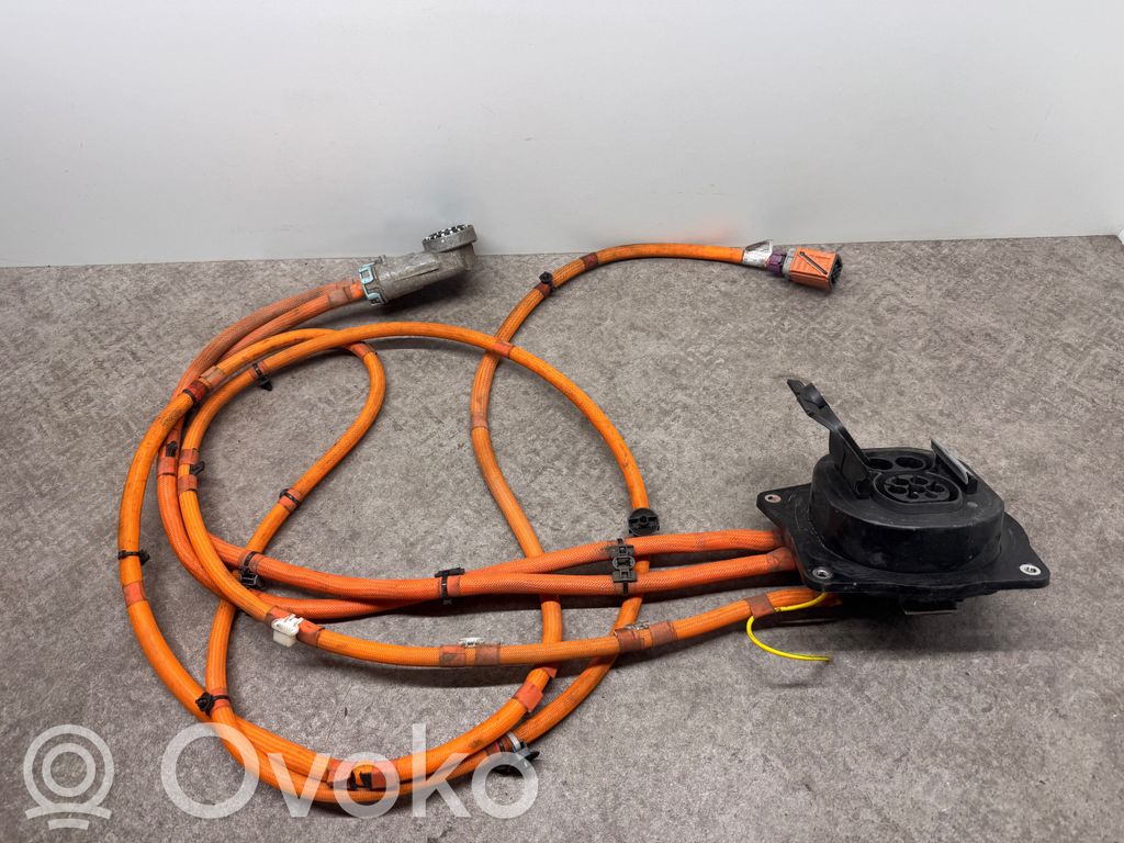 Gniazdo ładowania samochodu elektrycznego   5B39C72,5A38834,5A7EEE9,5A02001,5A1D059,5A36959