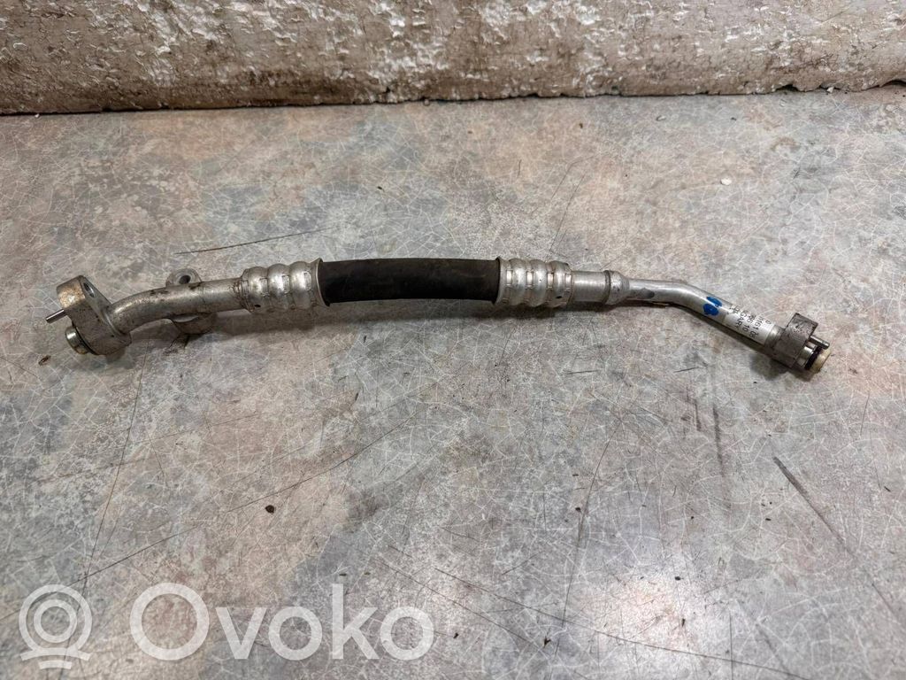BMW i3 Ilmastointilaitteen putki (A/C) 