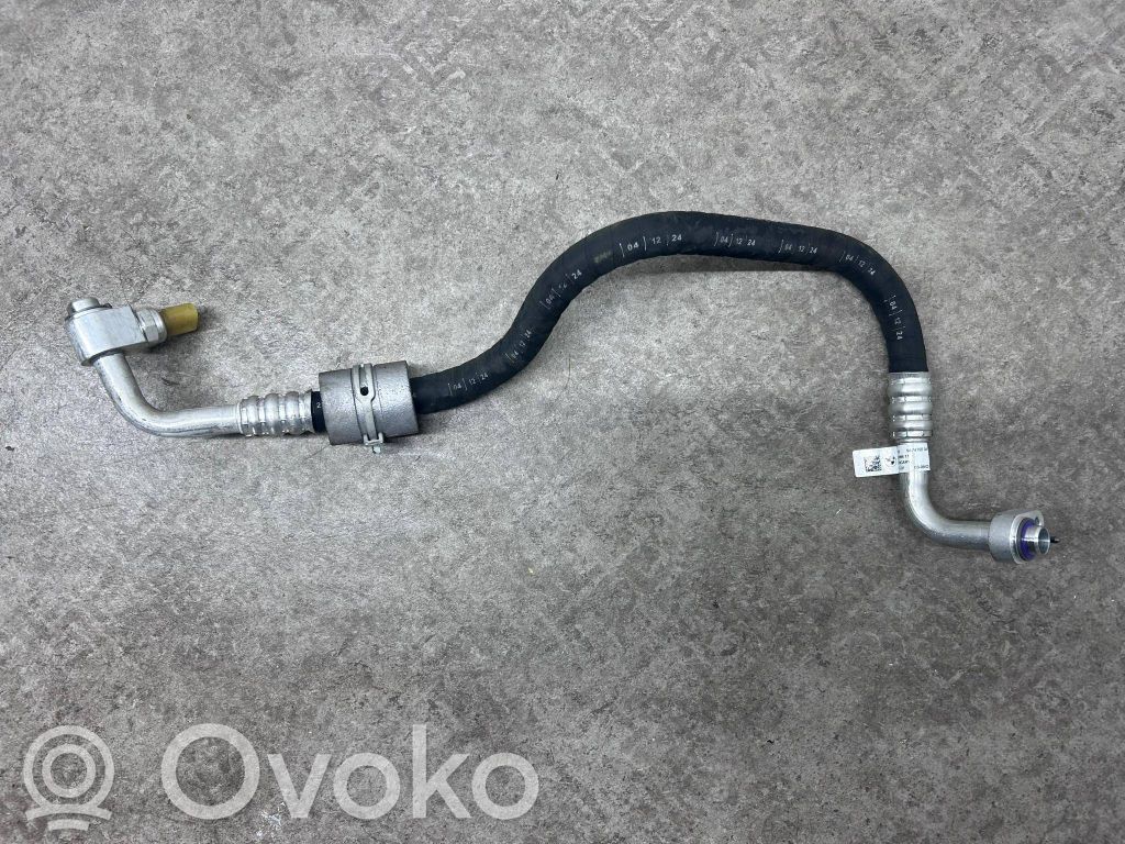 BMW i4 Ilmastointilaitteen putki (A/C) 