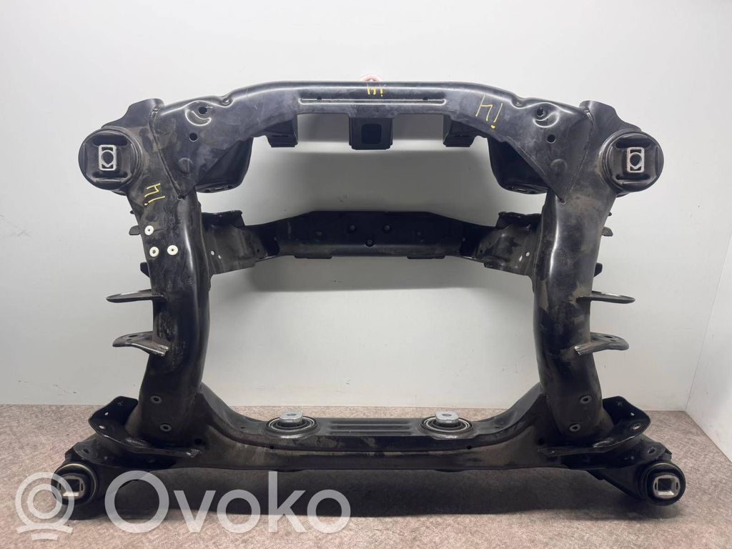 BMW i4 Galinis traversas 