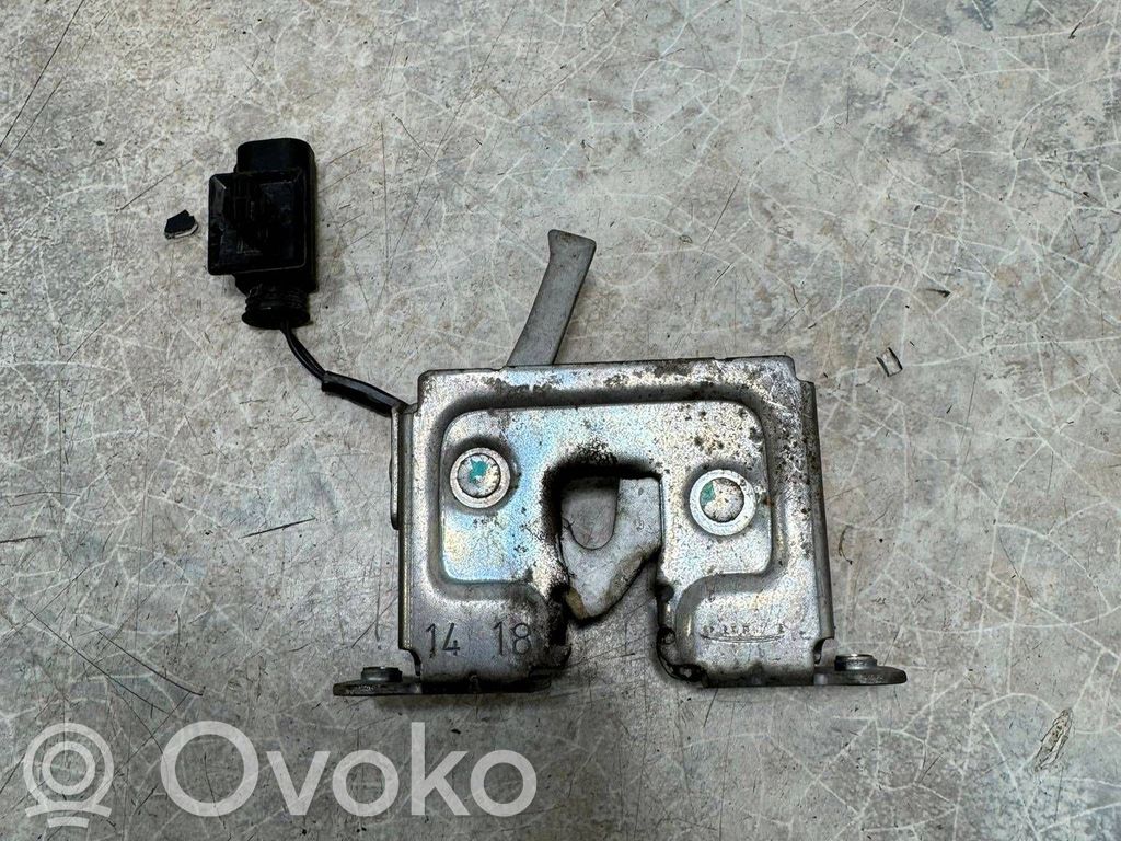 BMW i3 Spyna variklio dangčio 