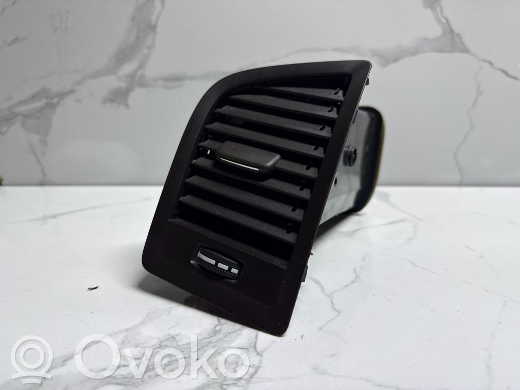 Volvo XC60 Dashboard side air vent grill/cover trim 