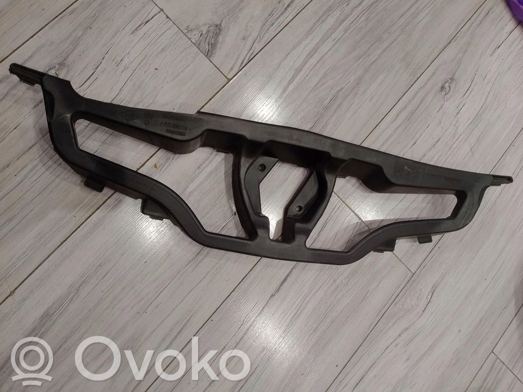 Renault Clio IV Front bumper mounting bracket 