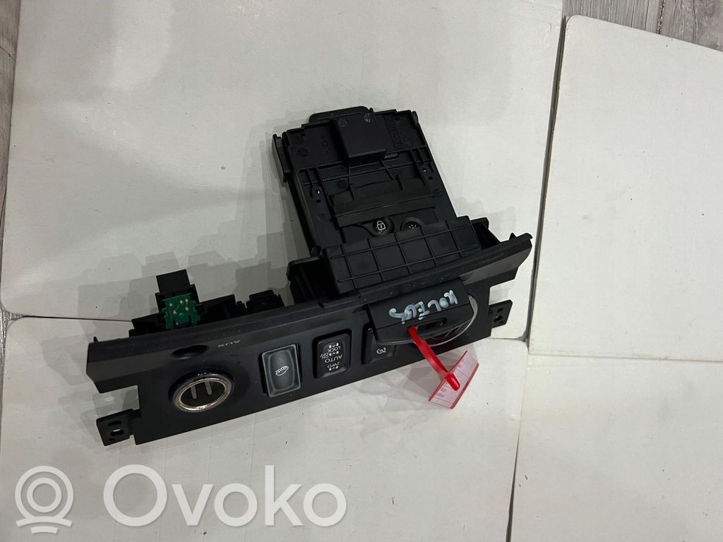 Renault Koleos I Ignition key card reader 