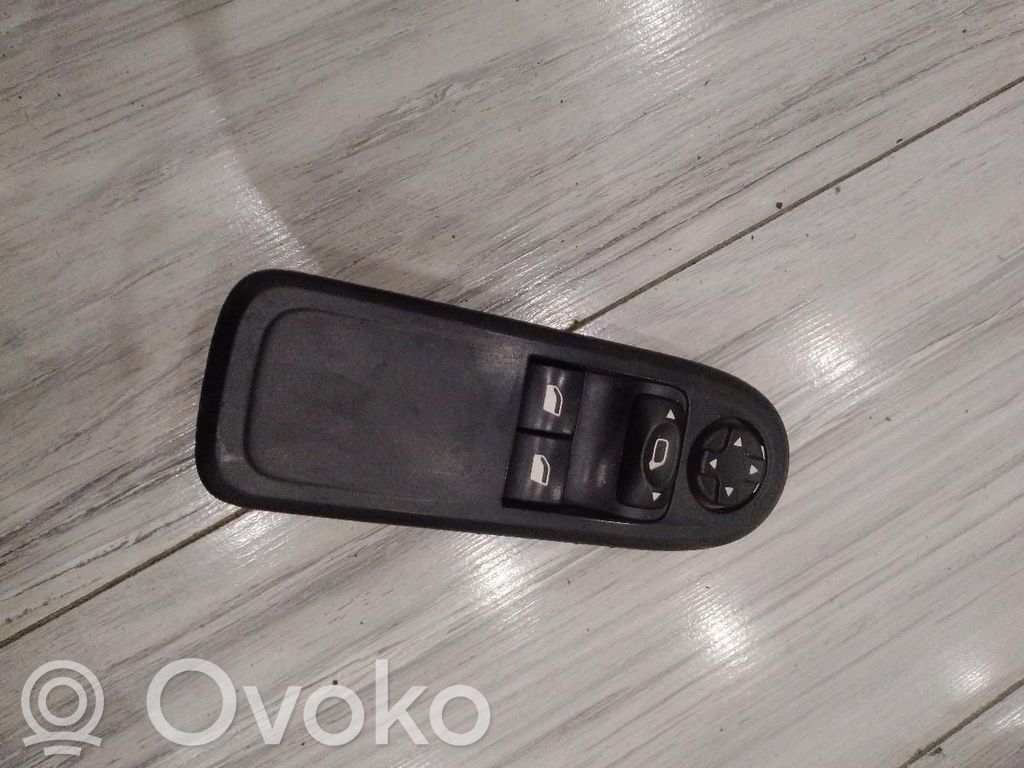 Citroen C3 Electric window control switch 