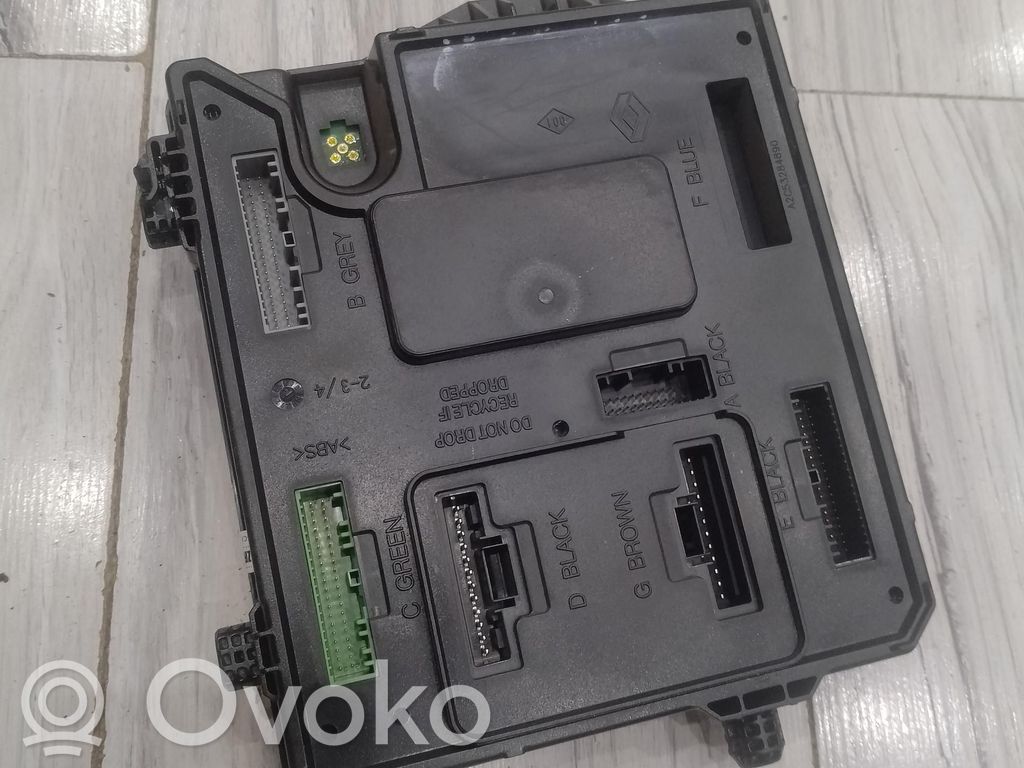 Renault Megane III Comfort/convenience module 