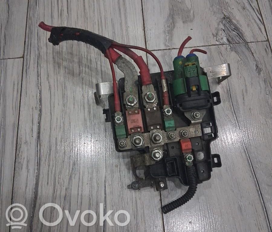 Renault Kangoo II Skrzynka bezpieczników / Komplet 