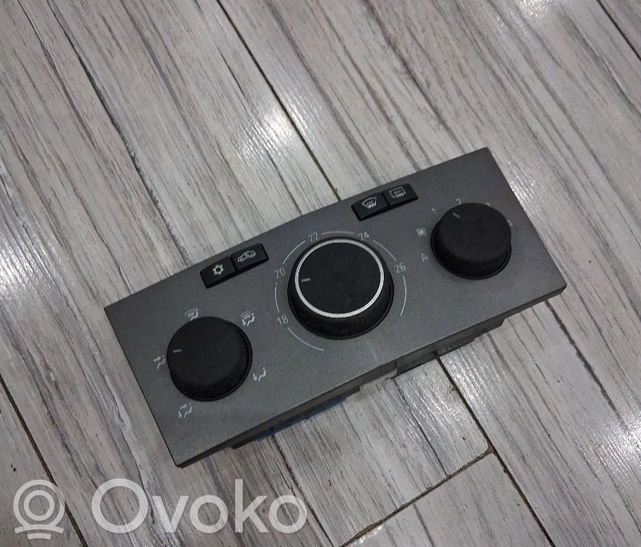 Opel Astra H Climate control unit 