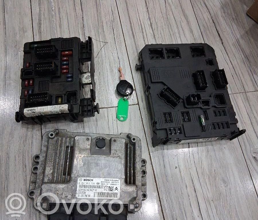 Peugeot 206+ Kit cu ECU motor și set închidere uși 