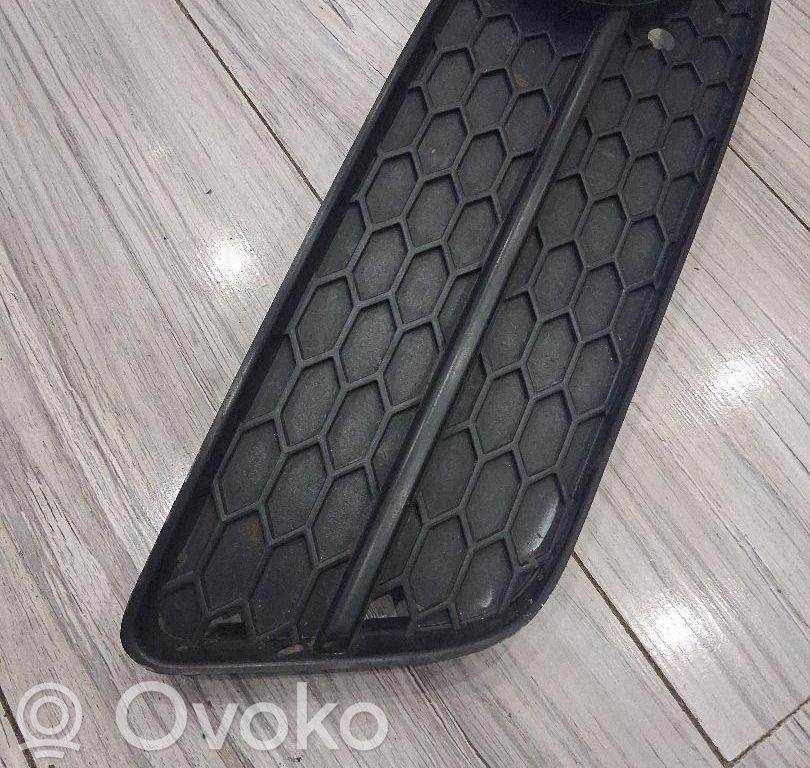 Audi A5 Etusumuvalon ritilä 