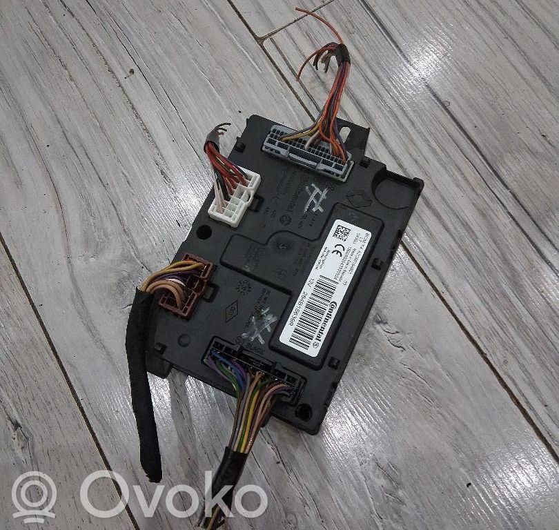 Renault Clio IV Comfort/convenience module 