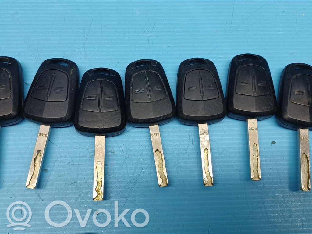 Opel Corsa D Cheie/telecomandă contact 