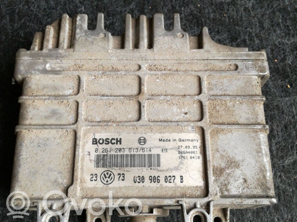 Volkswagen Golf III Engine control unit/module 
