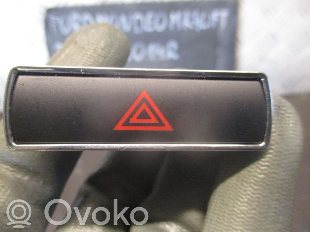 Ford Mondeo MK IV Botón interruptor de luz de peligro 