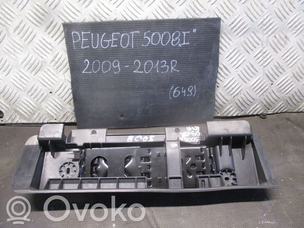 Peugeot 5008 Inne elementy wykończenia bagażnika 