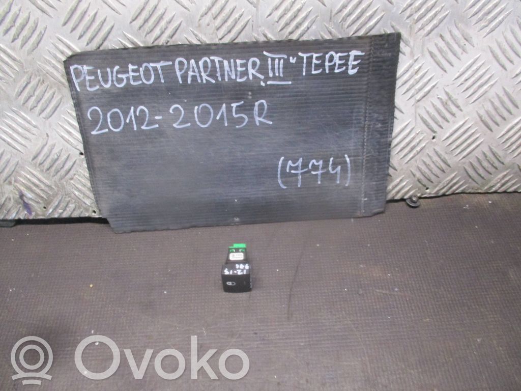 Peugeot Partner Central locking switch button 