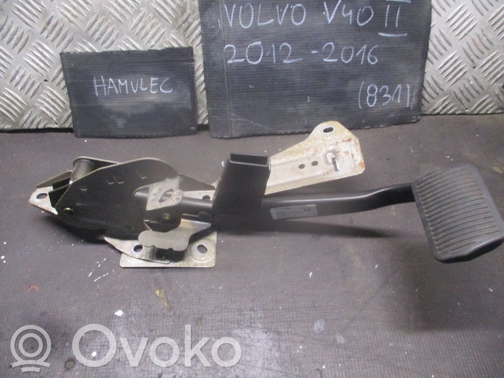 Volvo V40 Jarrupoljin 
