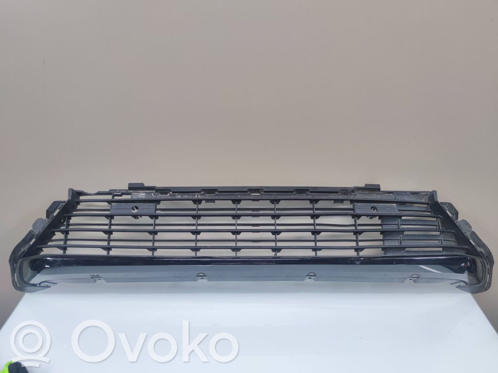 Opel Combo E Front bumper lower grill 