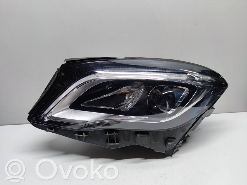 Mercedes-Benz GLA W156 X156 Lampa przednia 