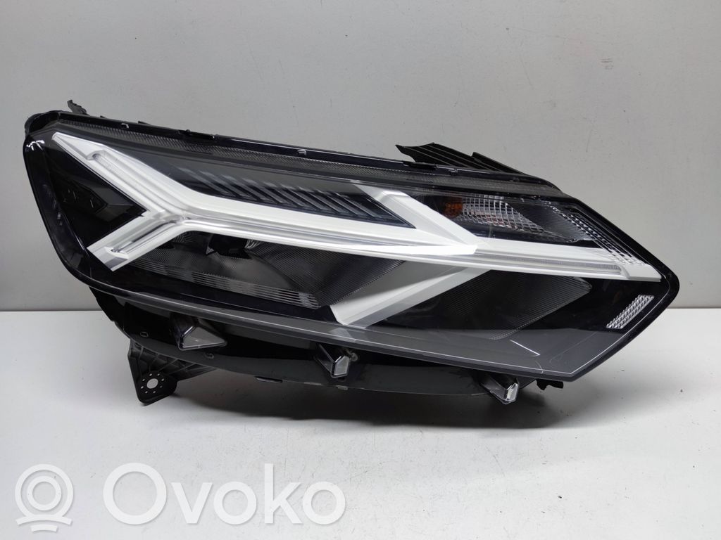 Dacia Sandero III Lampa przednia 
