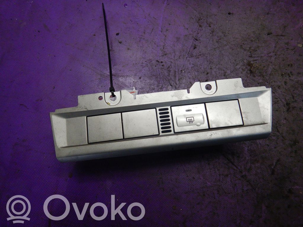 Ford Focus C-MAX Windscreen/window heater switch 
