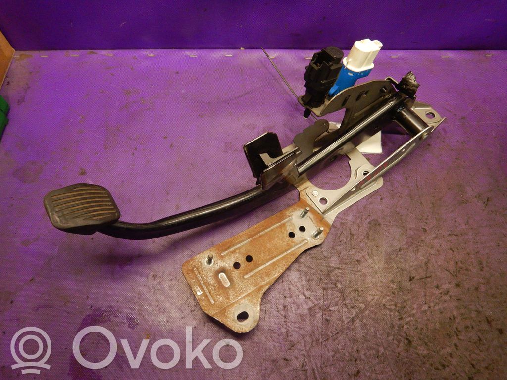 Ford Focus C-MAX Brake pedal 