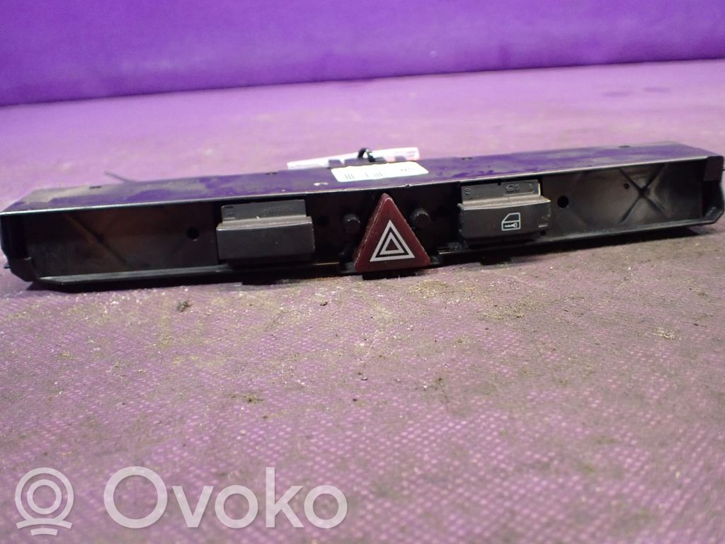 Opel Astra H Hazard light switch 
