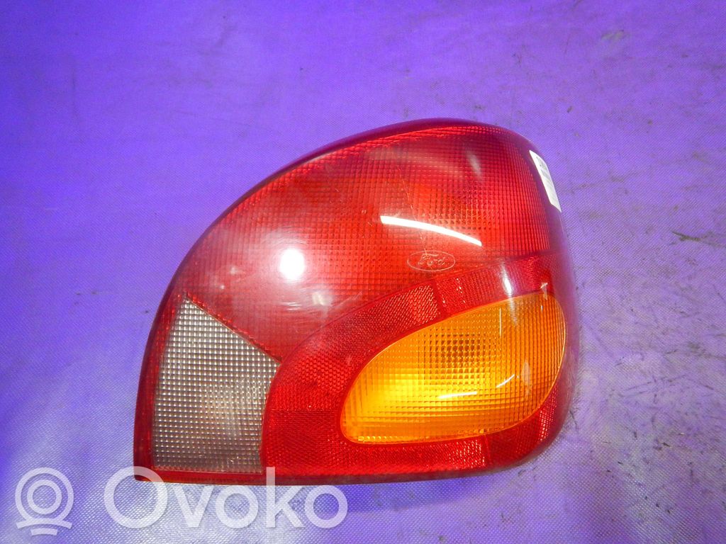 Lampa tylna