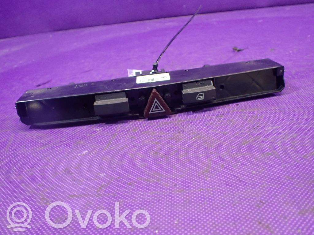 Opel Astra H Hazard light switch 