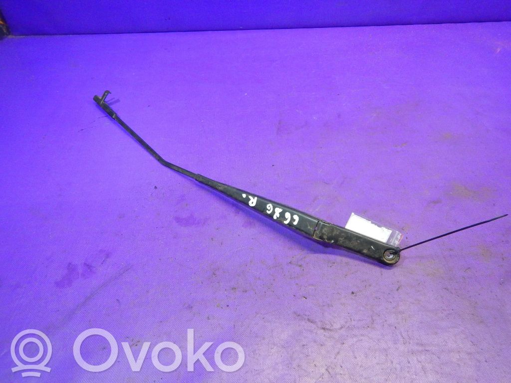 Volkswagen Jetta V Etupyyhkimen sulan varsi 