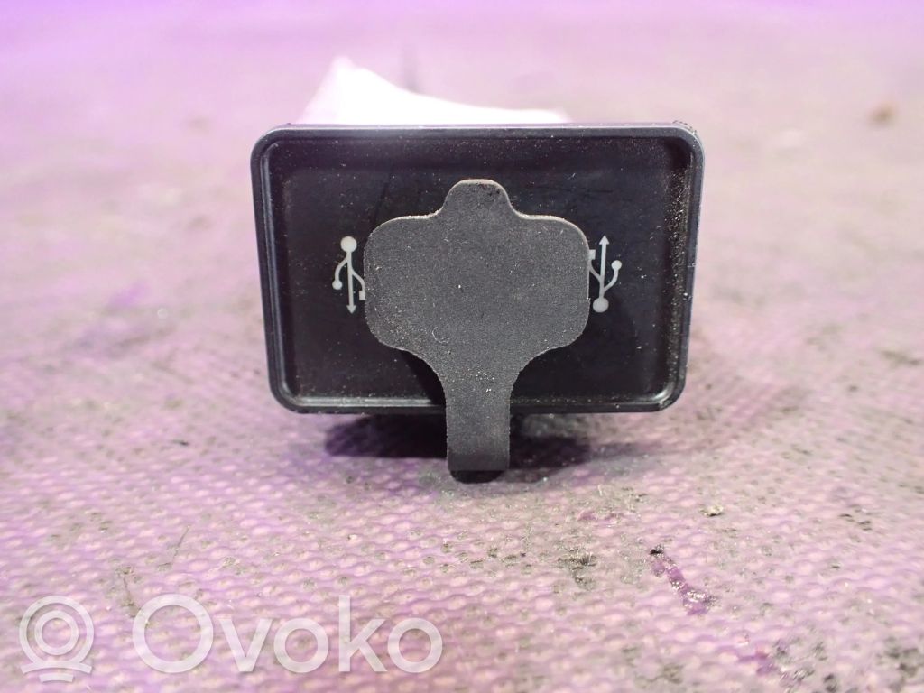 Alfa Romeo 159 USB socket connector 