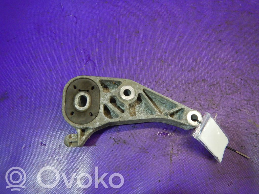 Opel Meriva A Gearbox mounting bracket 