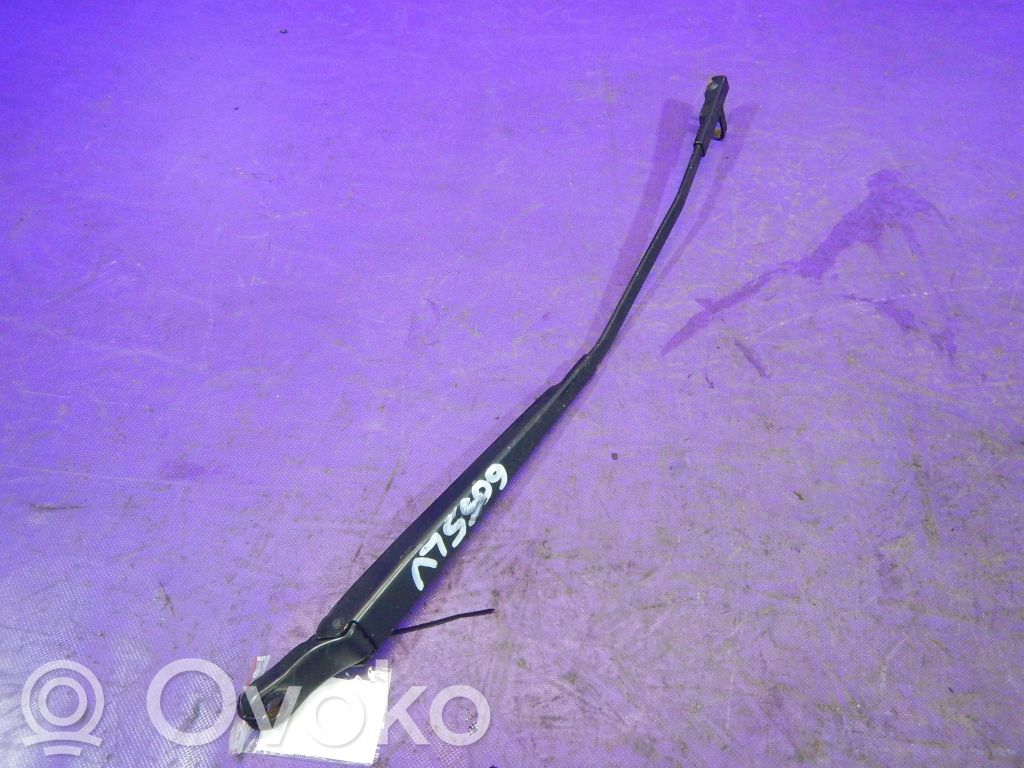 Renault Modus Front wiper blade arm 