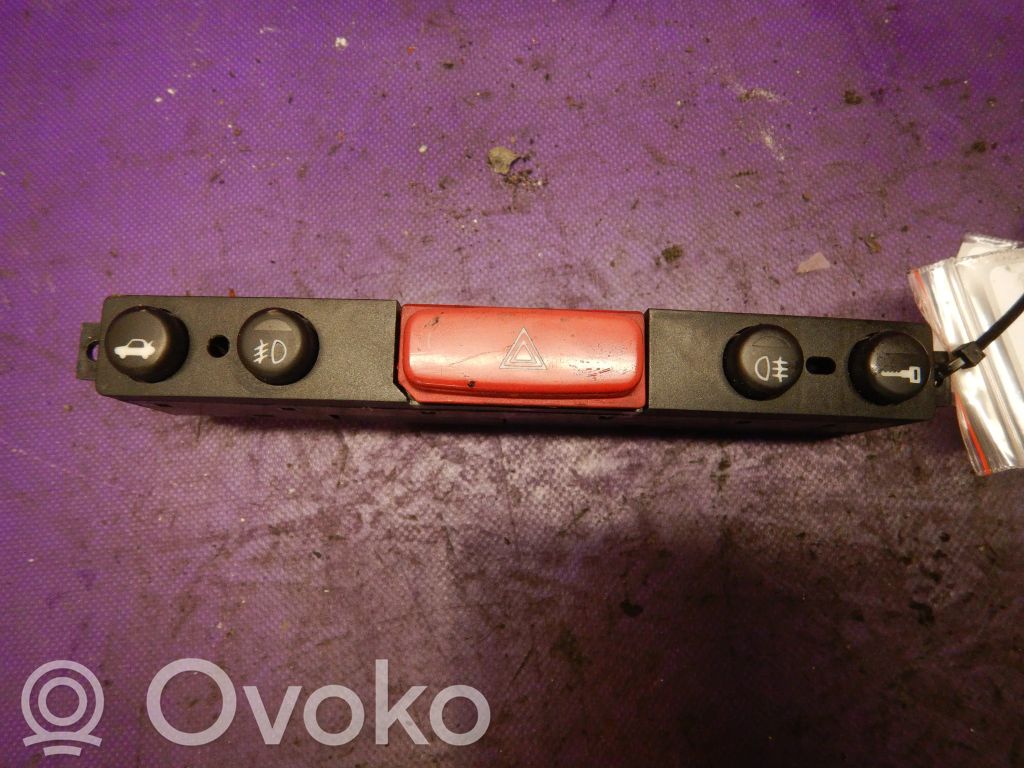 Alfa Romeo 147 Hazard light switch 