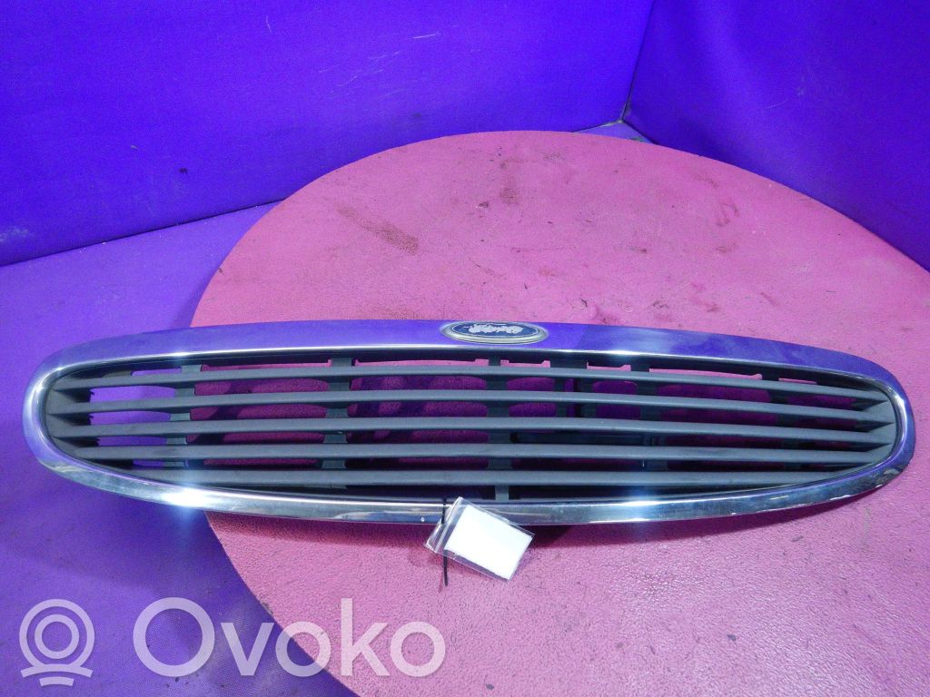 Ford Scorpio Etupuskurin ylempi jäähdytinsäleikkö 