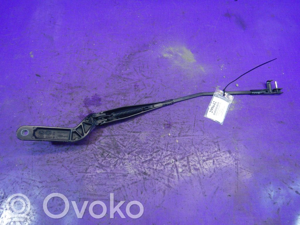 Ford C-MAX I Front wiper blade arm 
