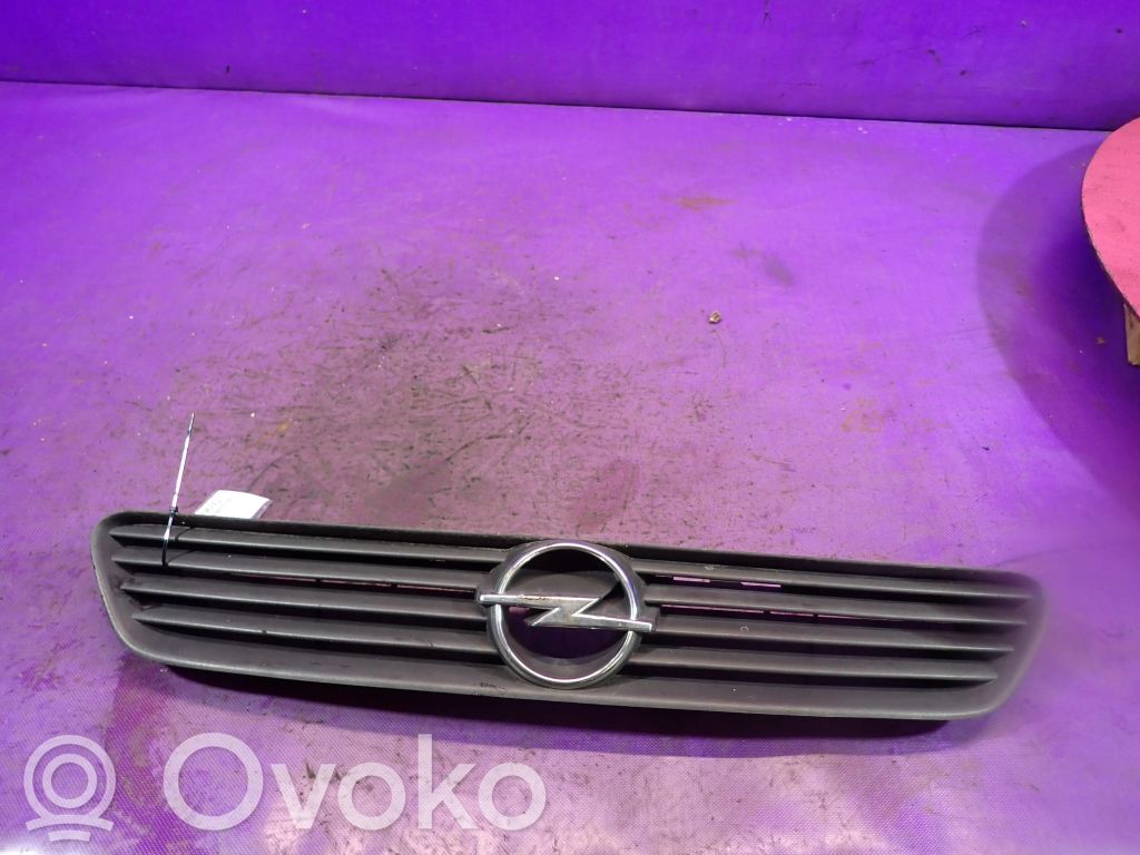 Opel Astra G Grilă radiator față