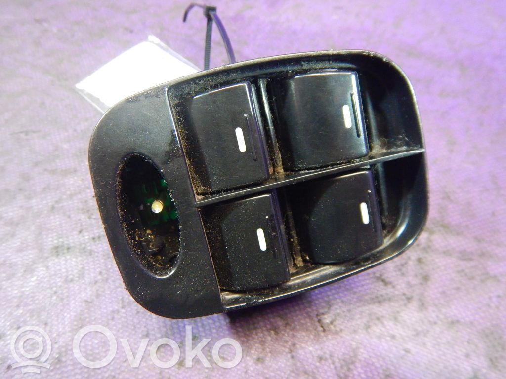 Przełącznik / Przycisk otwierania szyb   MR11G8,MR11G8